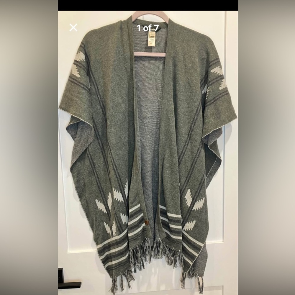 Roots Women's one size blanket sweater/ poncho